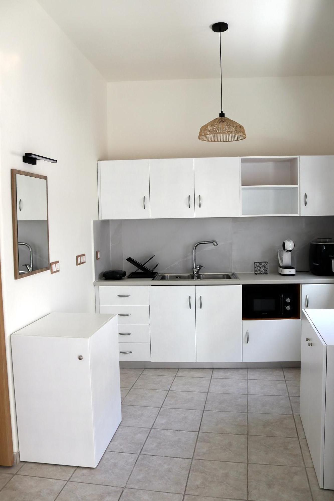 Apartment Feel Breeze