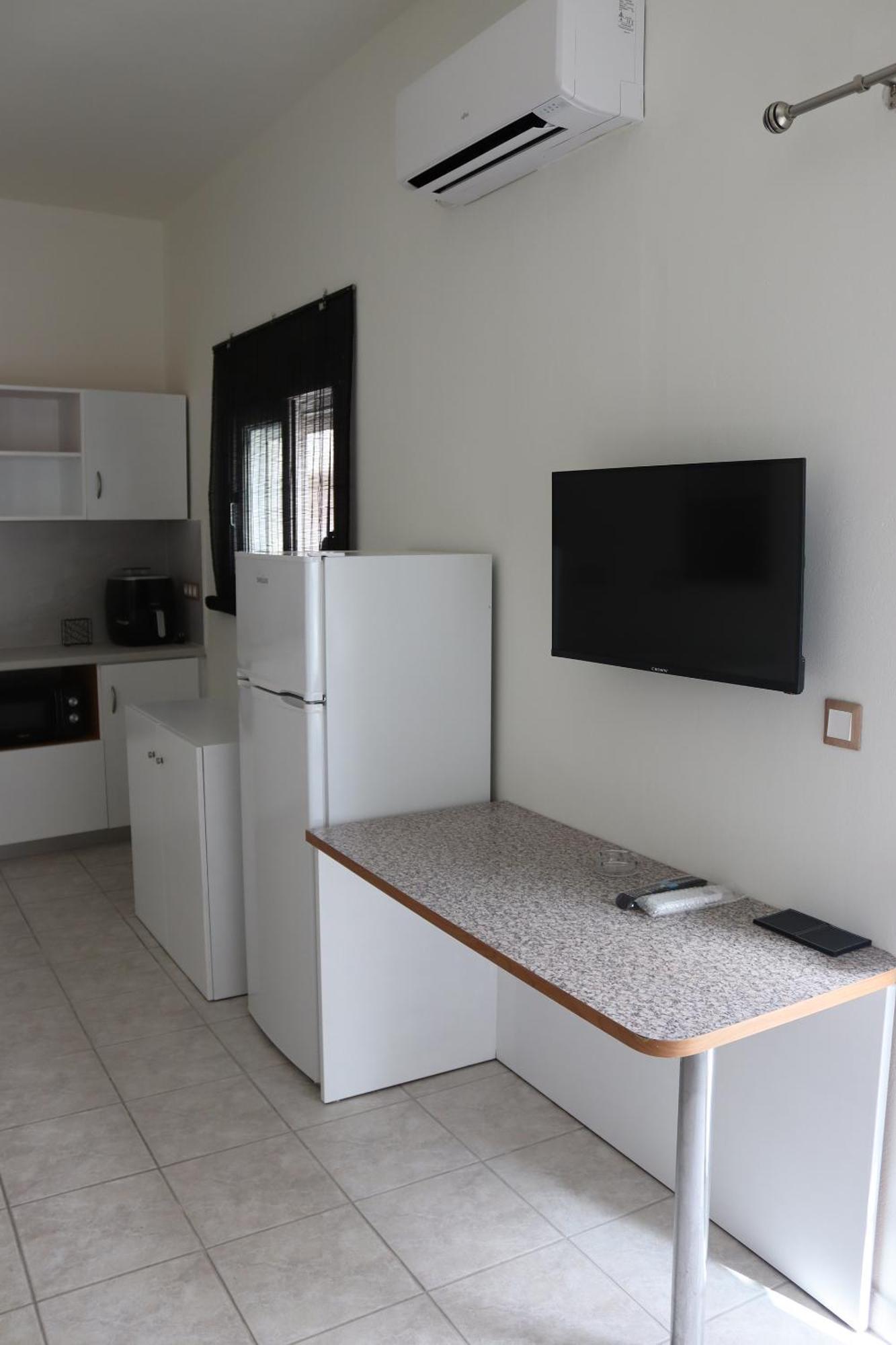 Apartment Feel Breeze